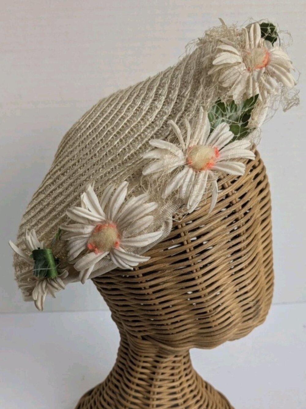 Vintage 1950s Straw Tilt Cocktail Hat Floral Daisy Trim Veil Ladies Church Hat